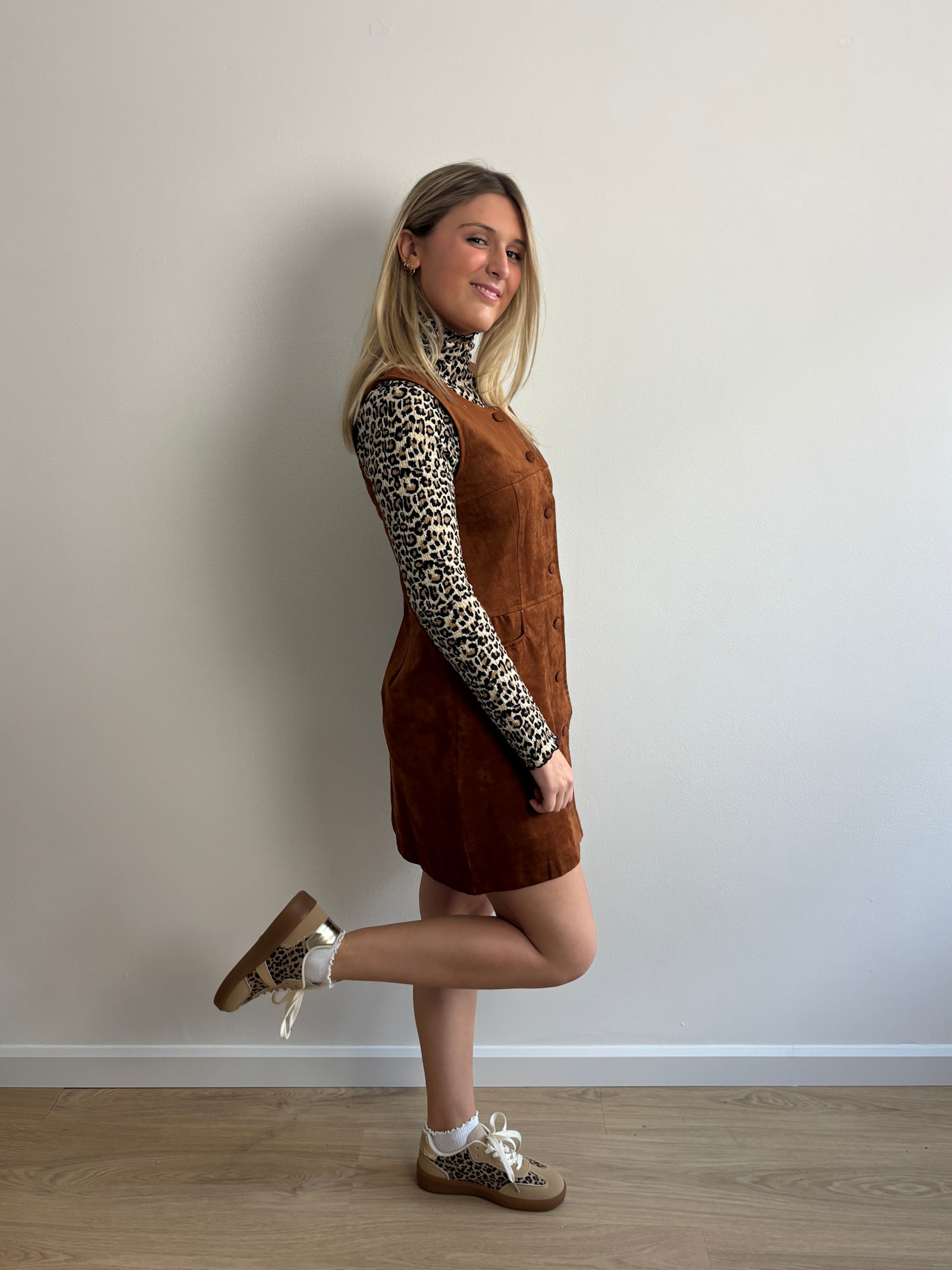 Bo diam sleeveless butomup dress Camel-2