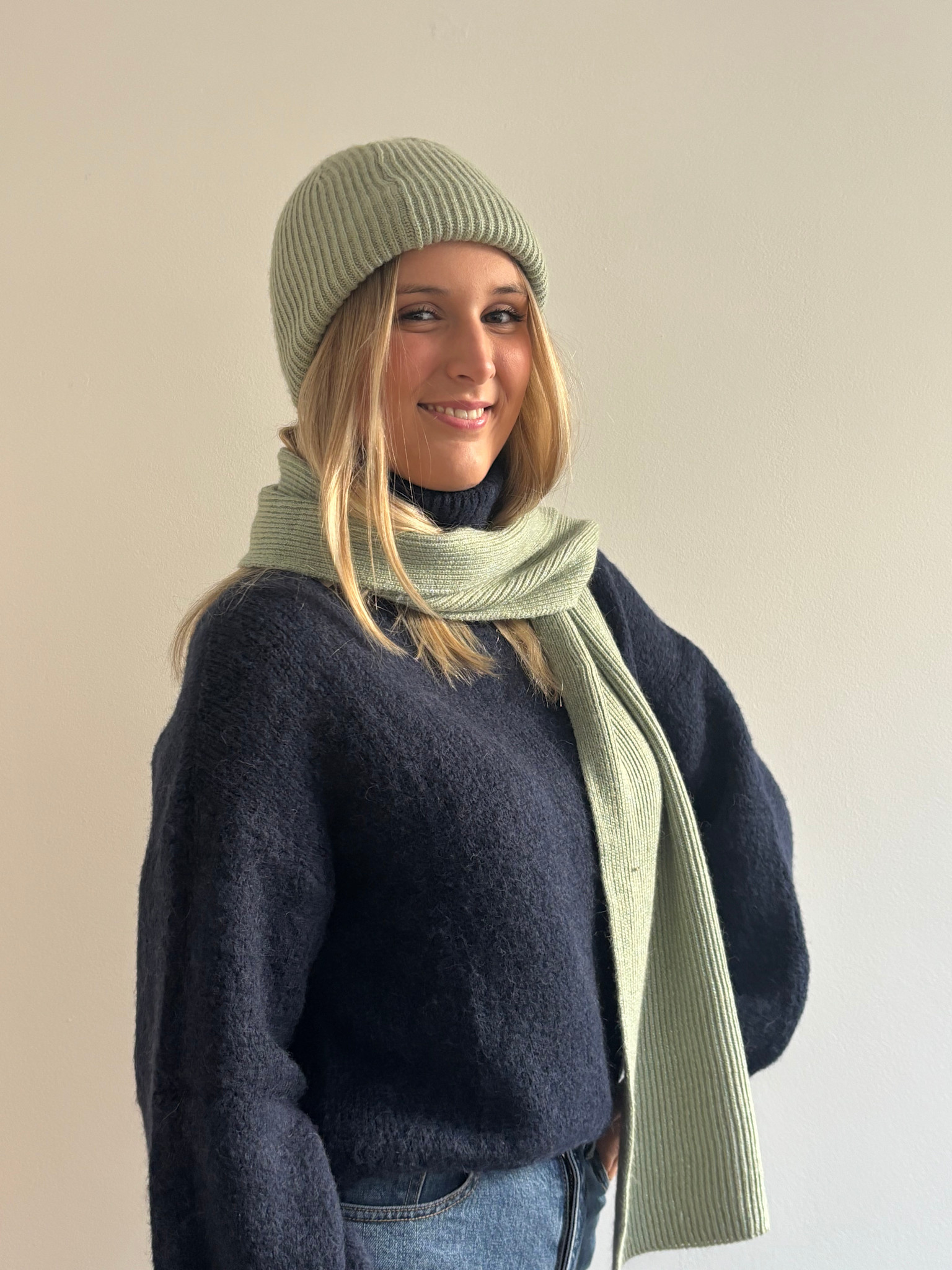 Lana viscose sparkeling scarf Green-1