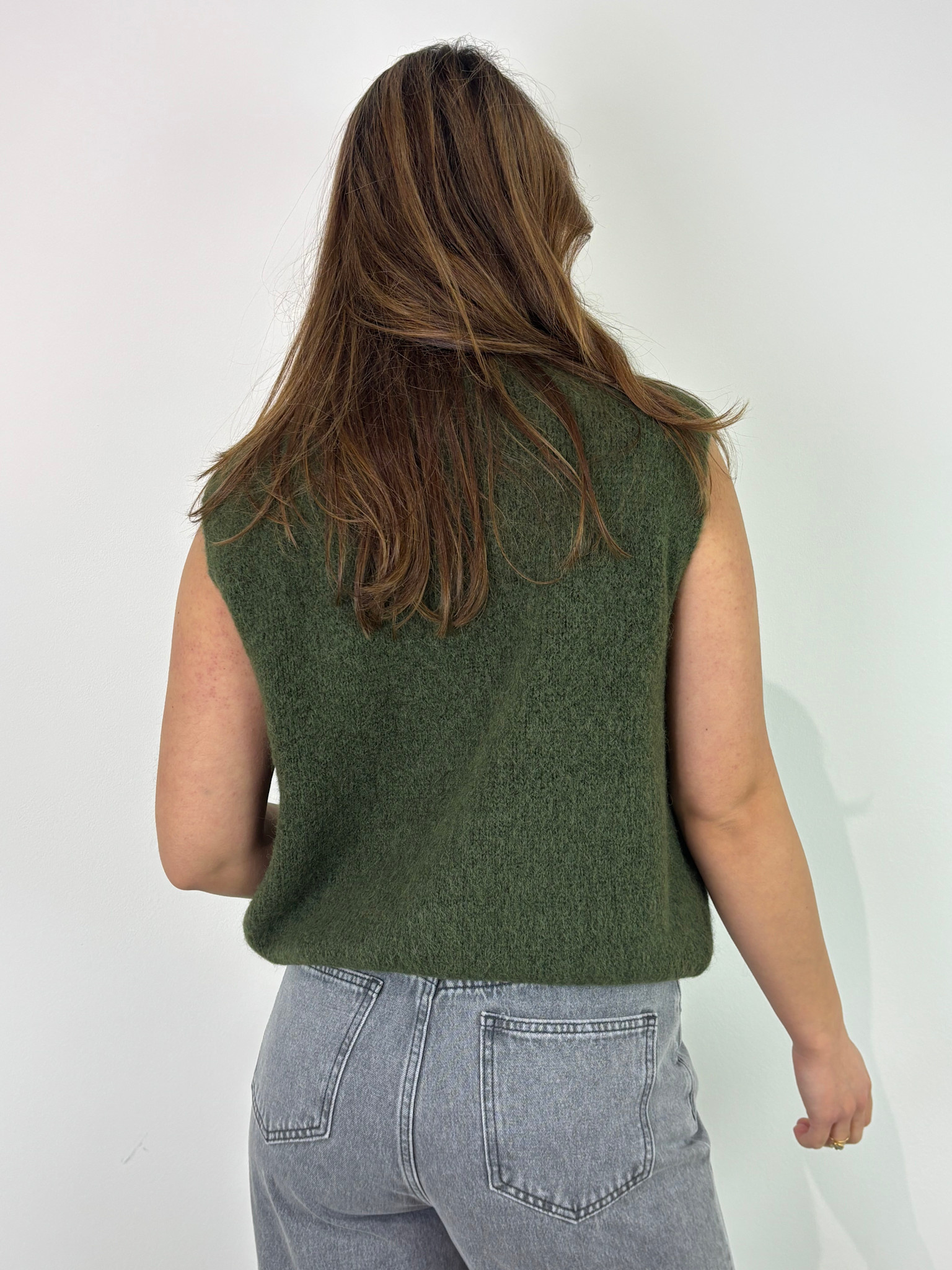 Bouna Alpaca sleeveless cardigan gilet Dark Khaki Green-3