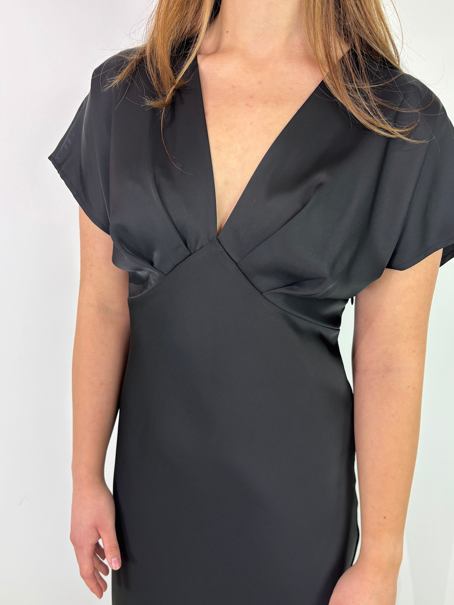 Evelyn satin midi dress Black-2