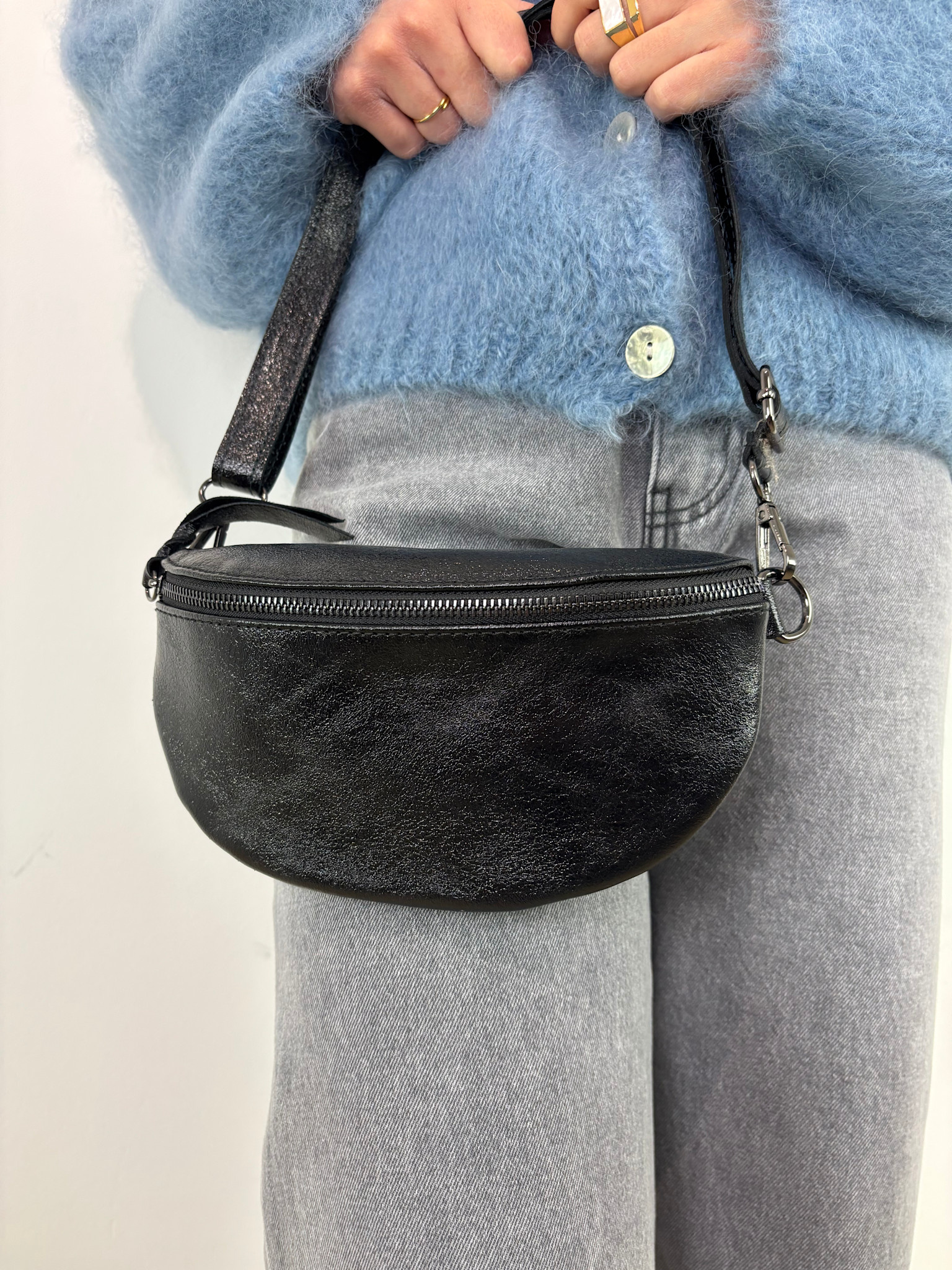 Clio leather metalic bum bag Black-1