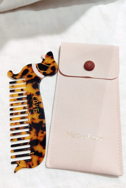 "Love Dog" hair comb with Pink poche