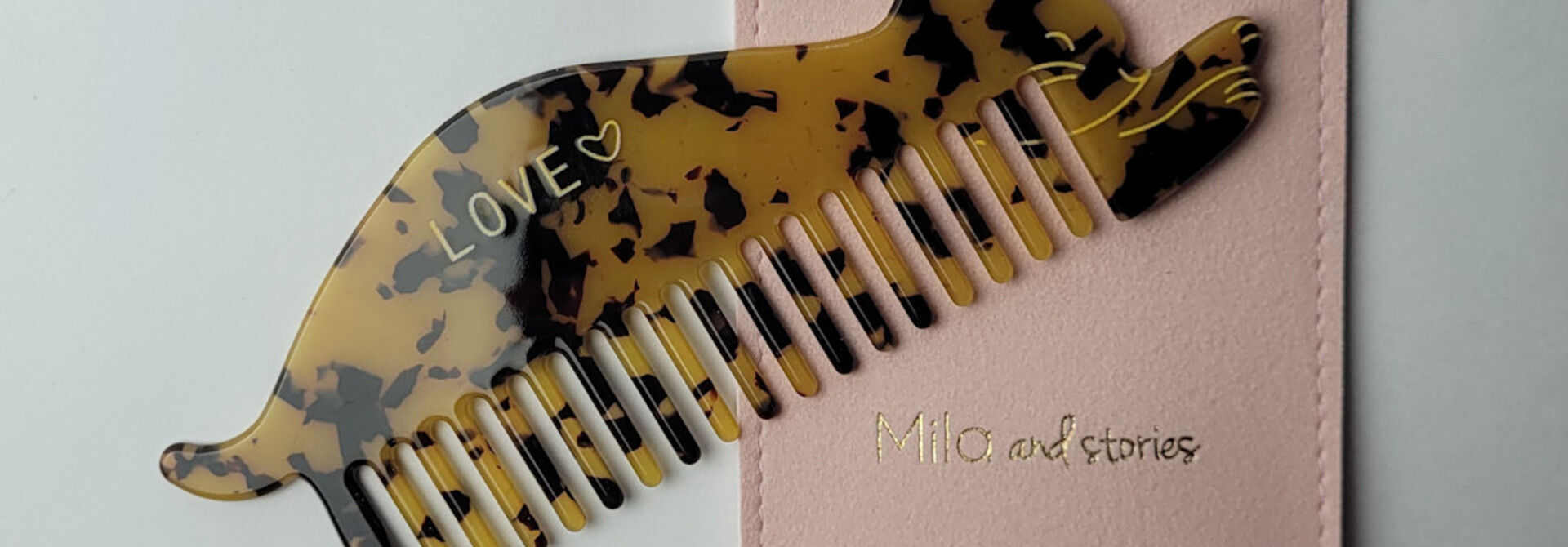 "Love Cat" hair comb with Pink poche