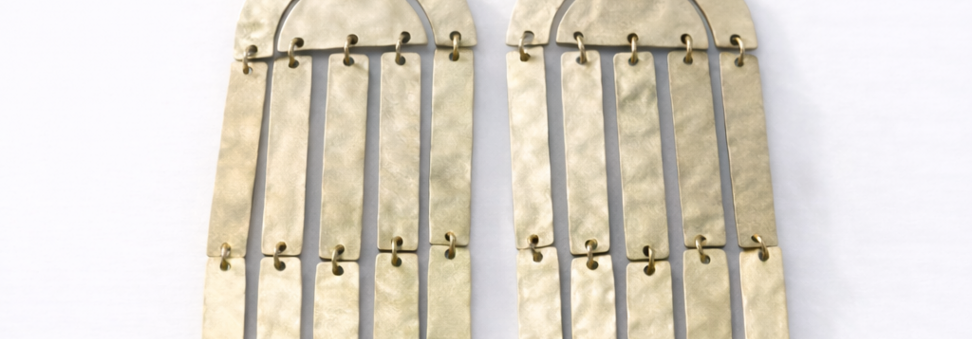 Juno etnic hamered statement earring Gold