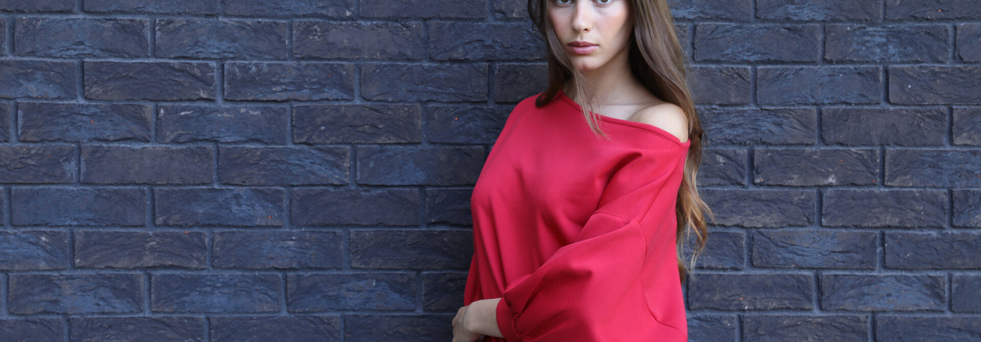 Bossak satin touch boatneck batsleeve sweater Red