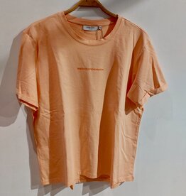 Moss Copenhagen Terina Organic Small Logo Tee Salmon/Persimmo