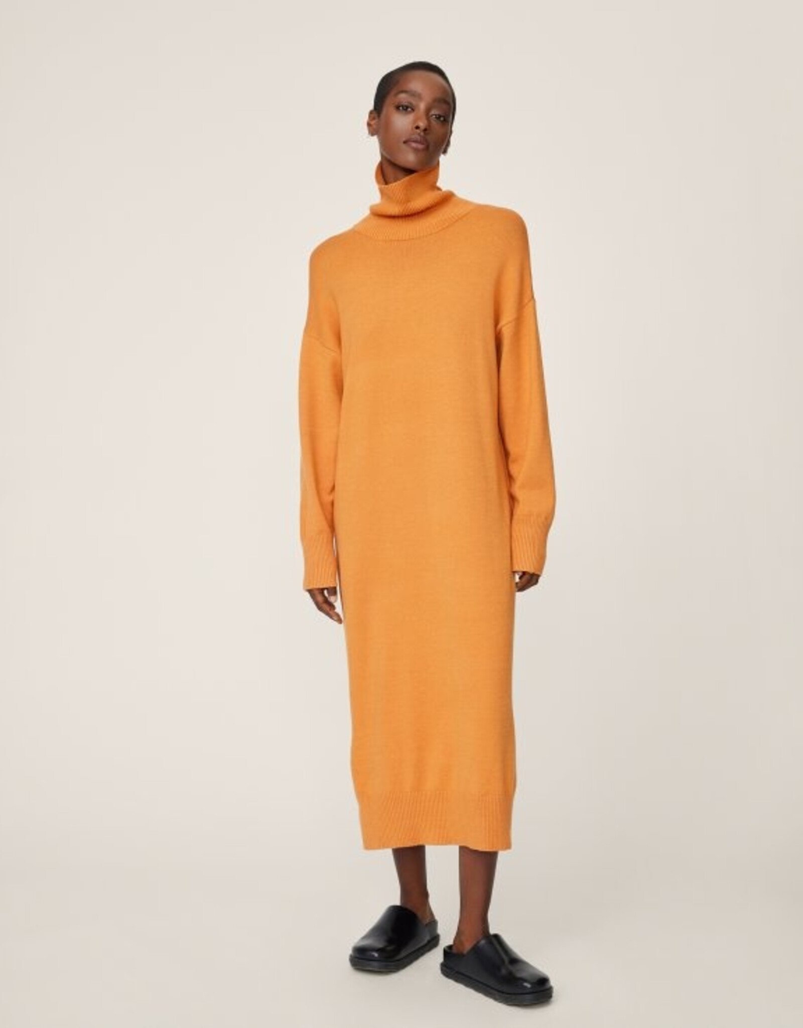 Moss Copenhagen Odanna Rachelle Dress Golden Ochre