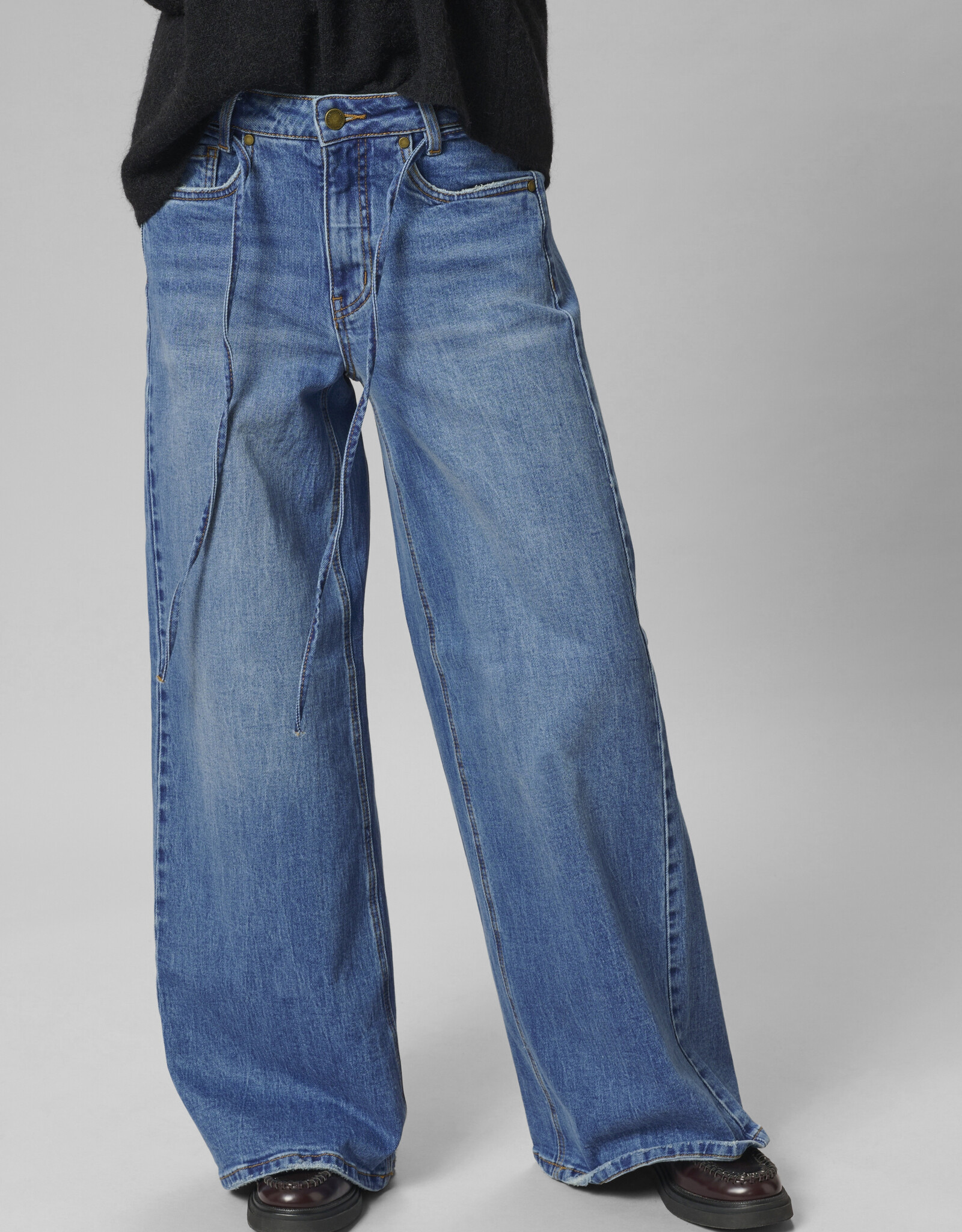 My Essential Wardrobe Karo 144 Mid X-Wide Medium Blue L32