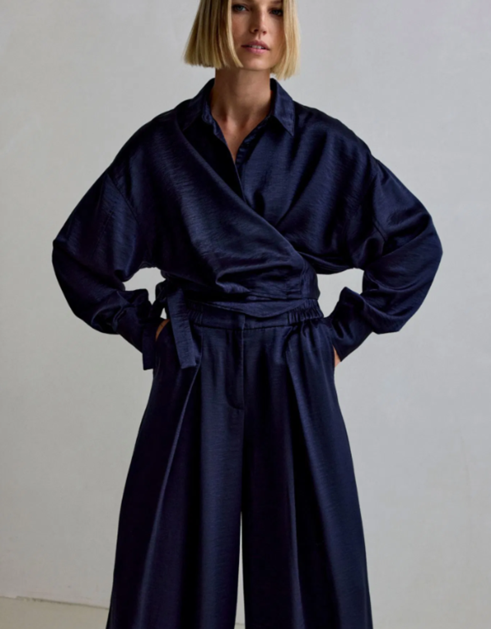 Femmes du Sud Allison Satin Navy