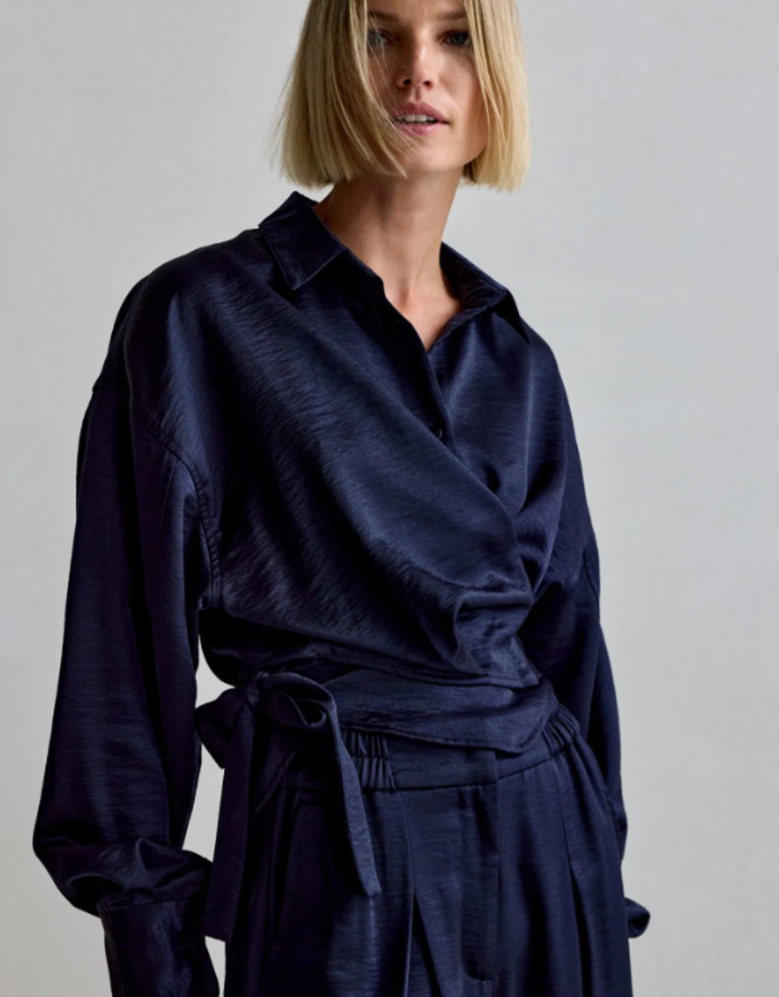 Femmes du Sud Allison Satin Navy