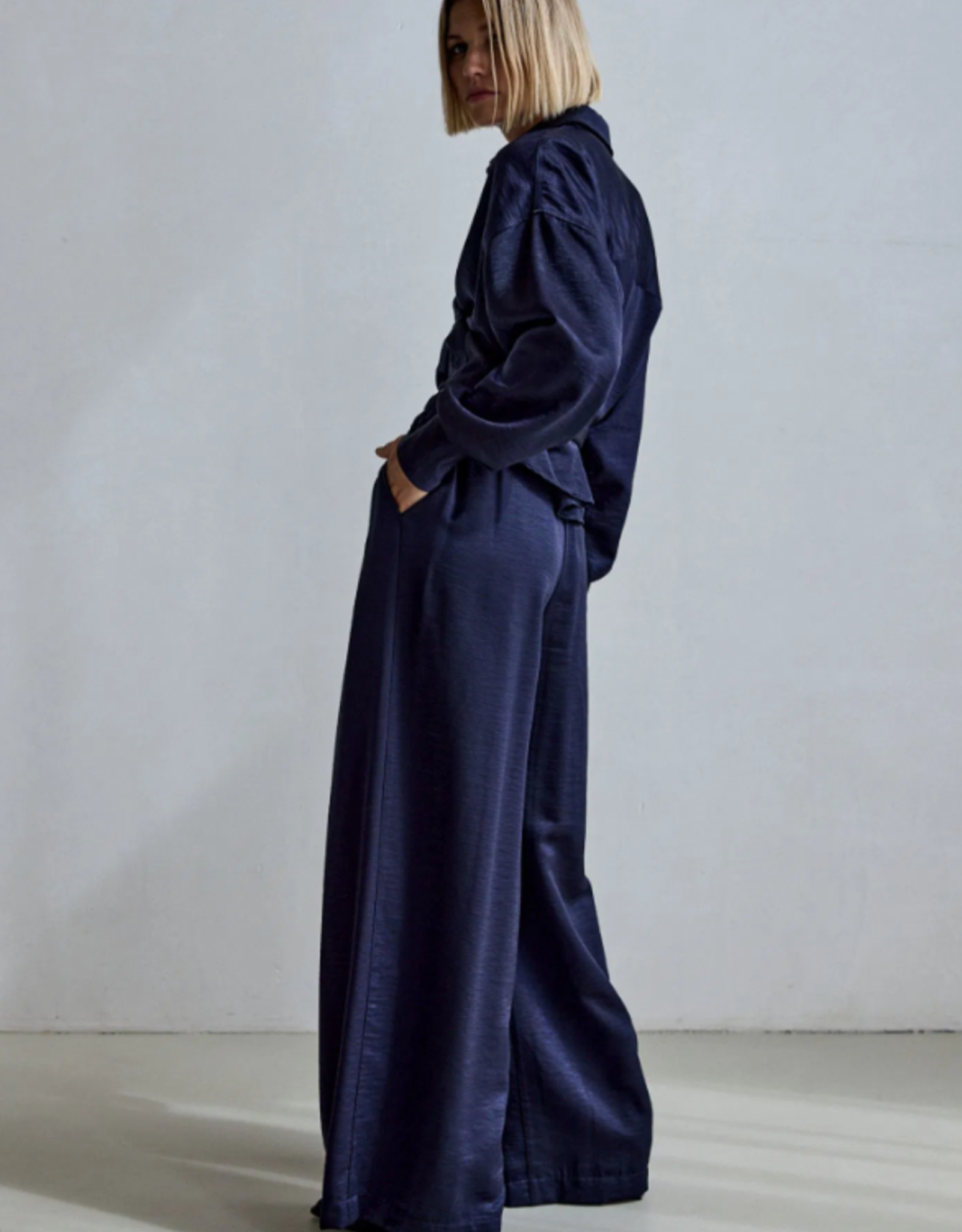 Femmes du Sud Odila Satin Navy