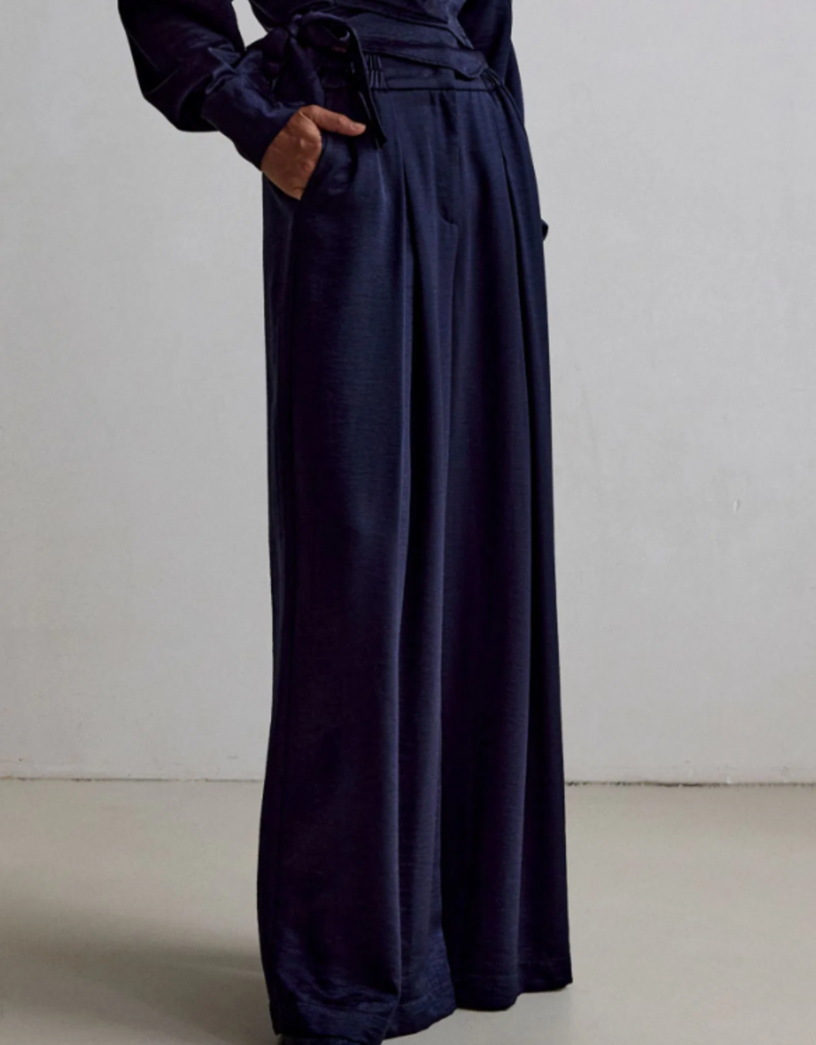 Femmes du Sud Odila Satin Navy