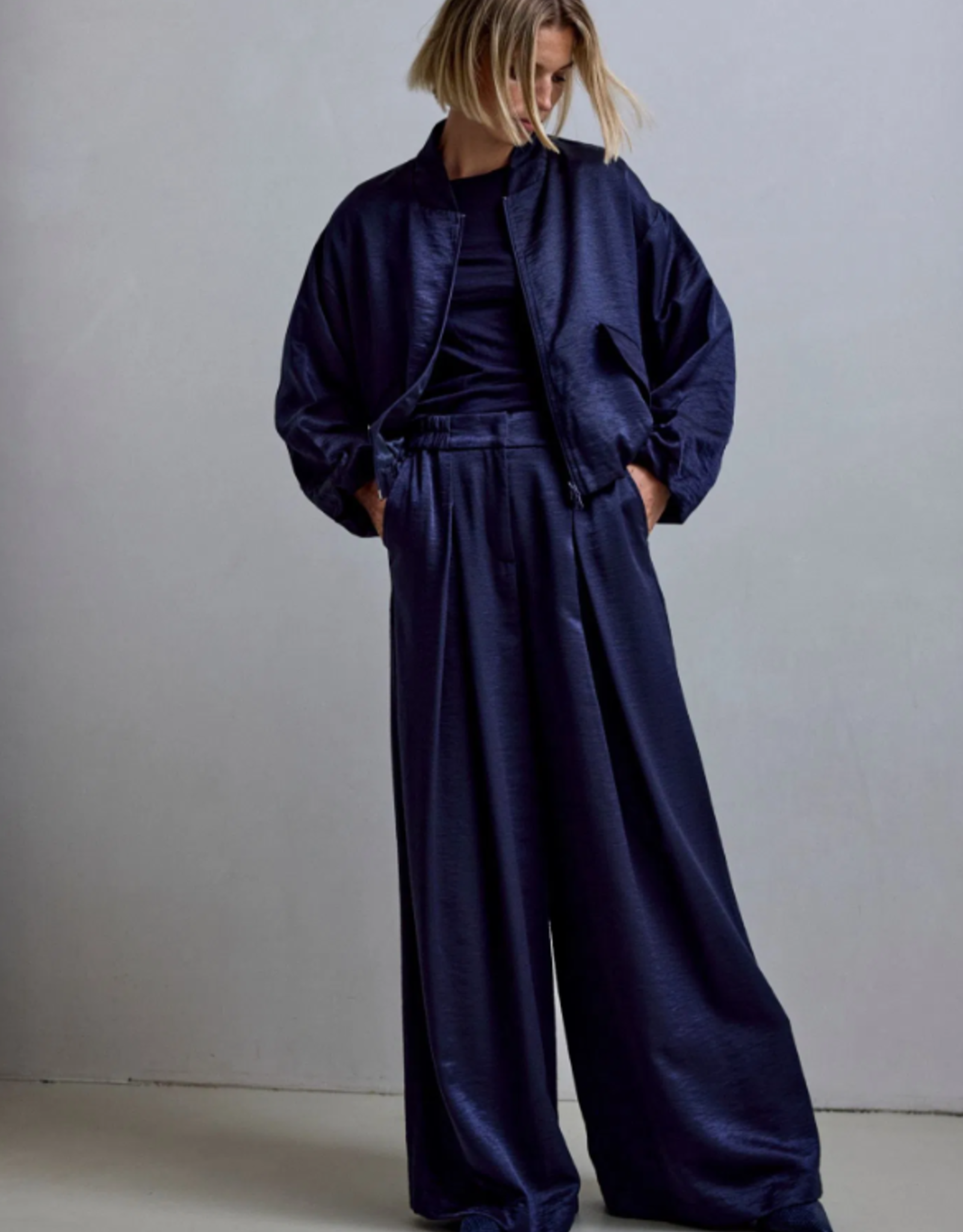 Femmes du Sud Odila Satin Navy