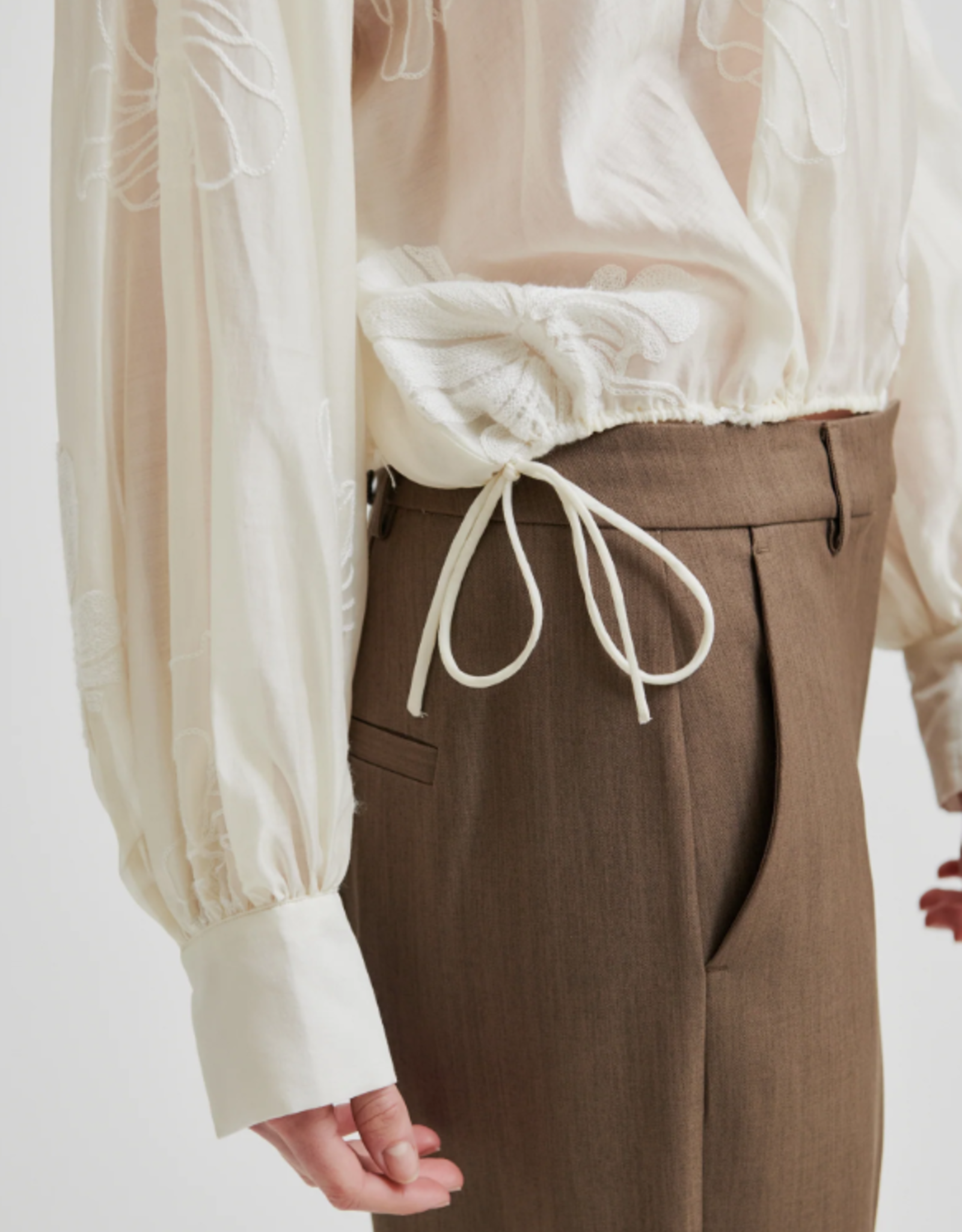 Second Female Veria Blouse Tofu