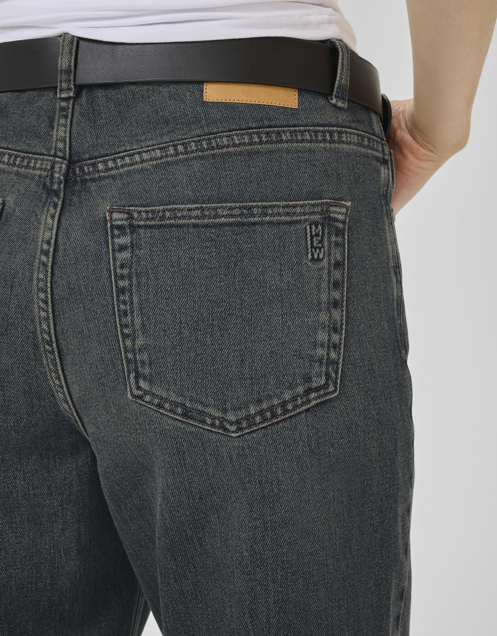 My Essential Wardrobe The Louis 139 High Wide Dark Blue Dirty Wash