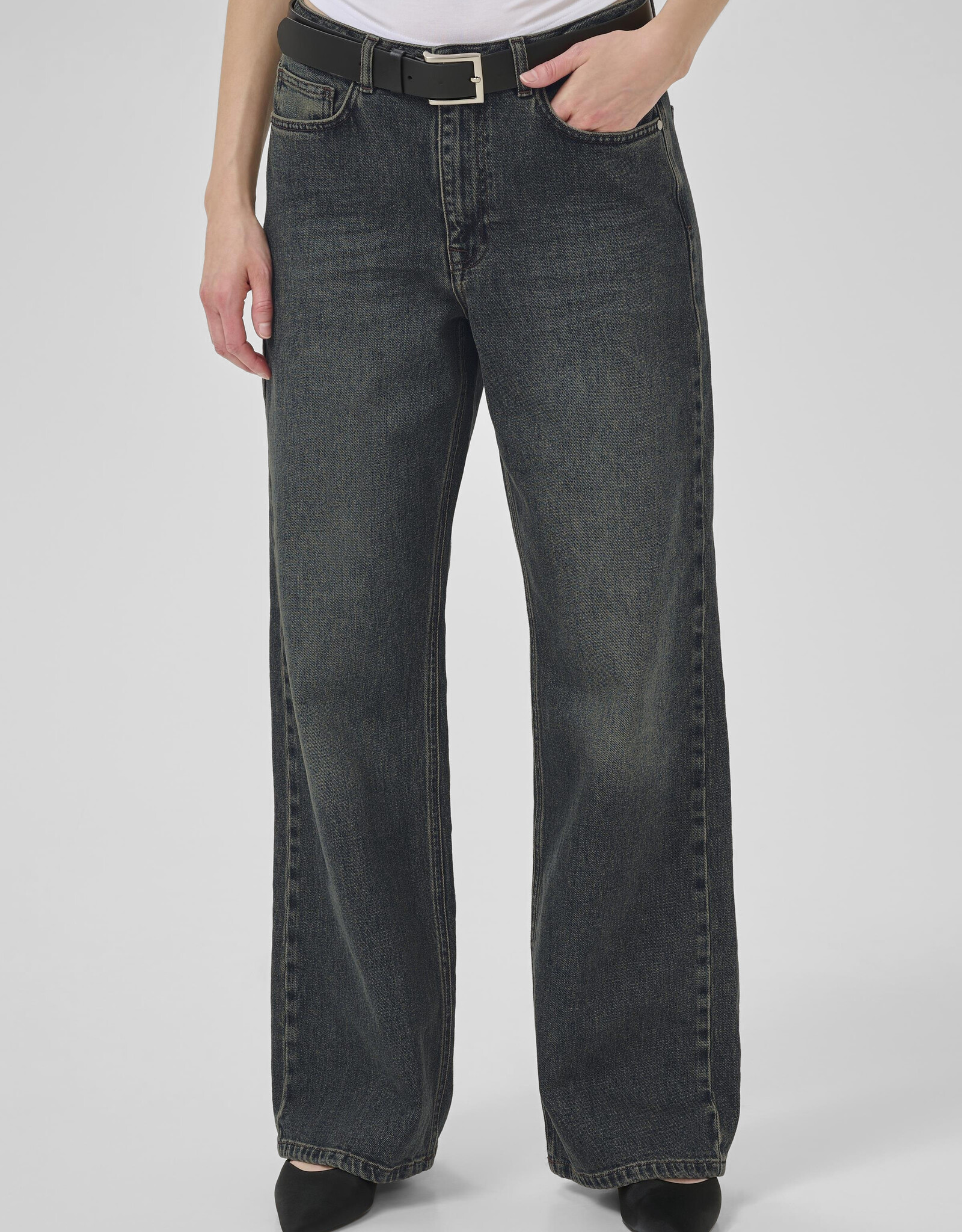 My Essential Wardrobe The Louis 139 High Wide Dark Blue Dirty Wash