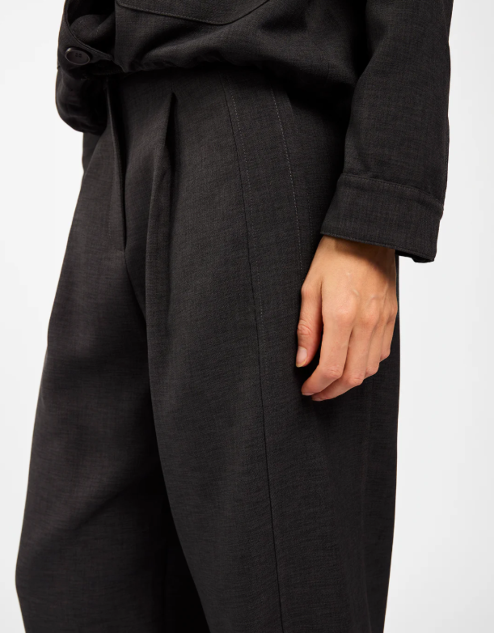 Aaiko Dae Trousers Nicklegrey