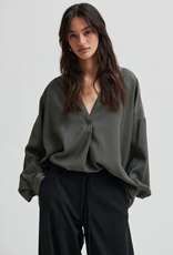 Second Female Timeline Blouse Beluga