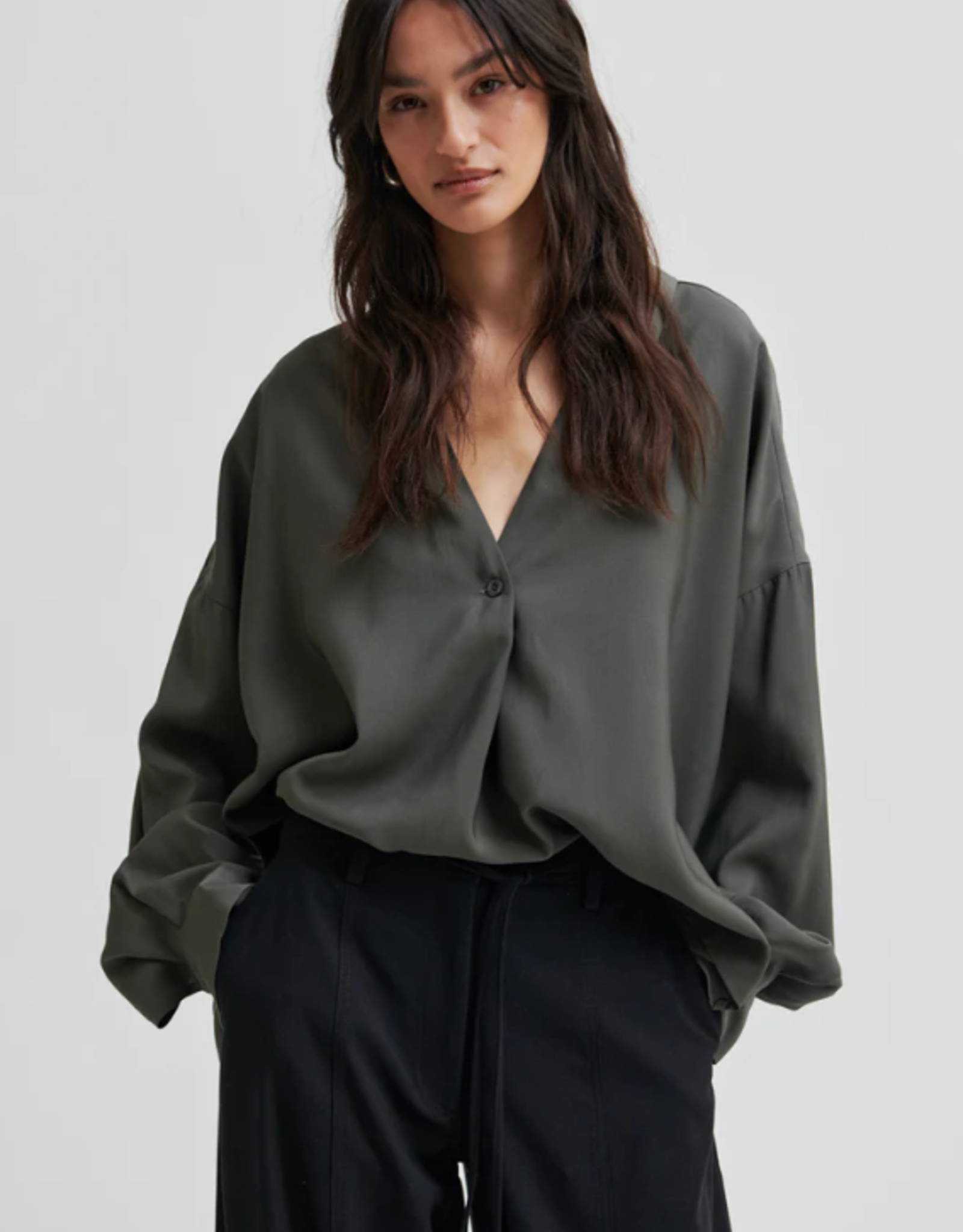 Second Female Timeline Blouse Beluga