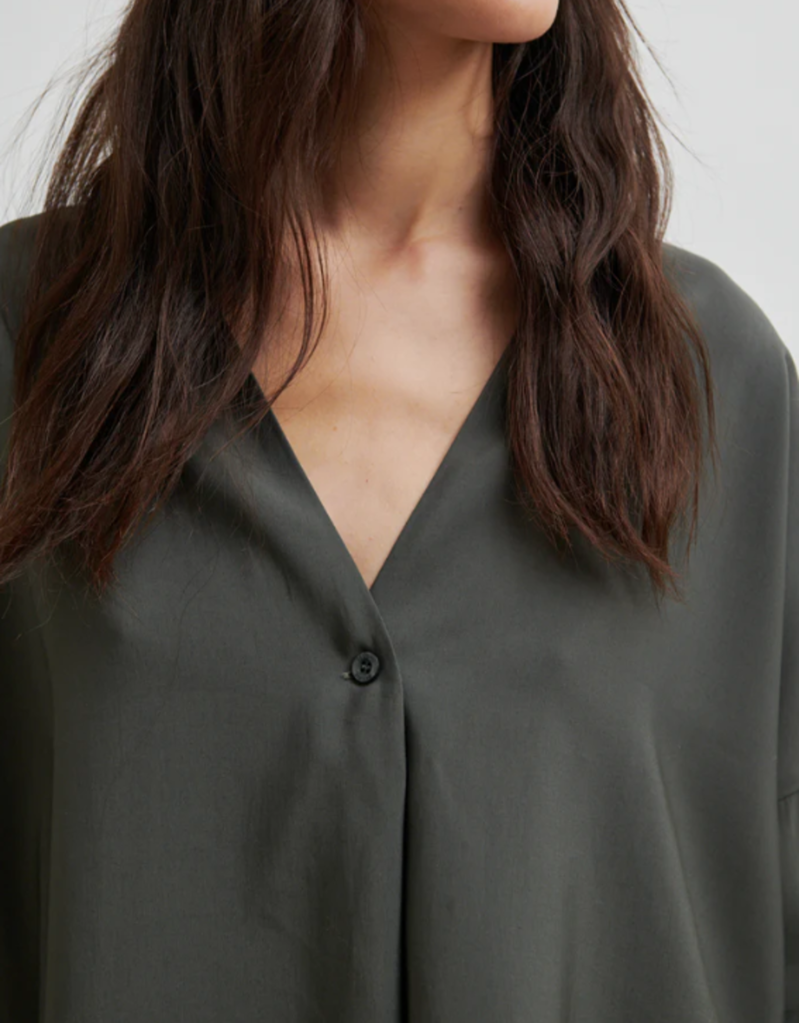 Second Female Timeline Blouse Beluga