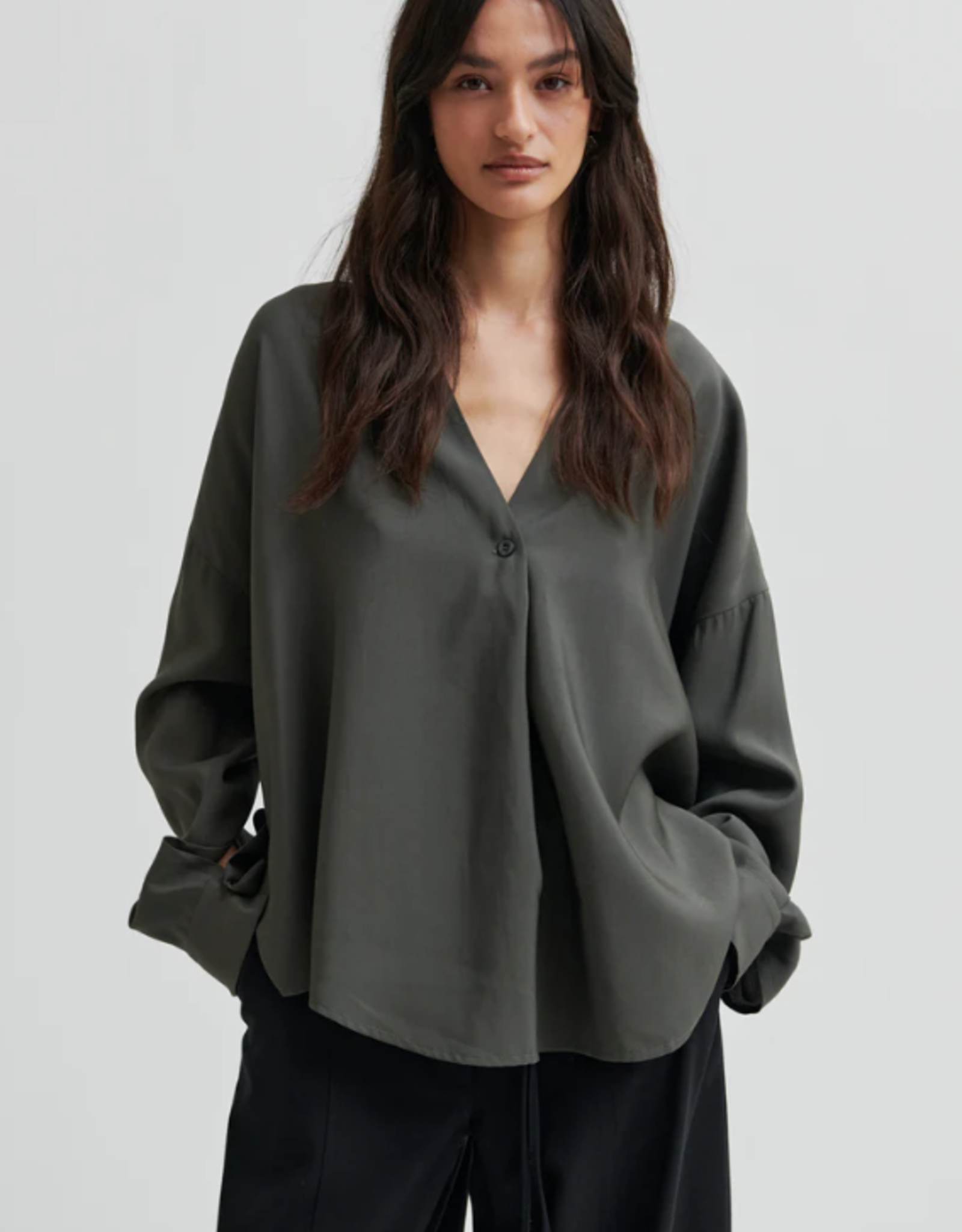 Second Female Timeline Blouse Beluga