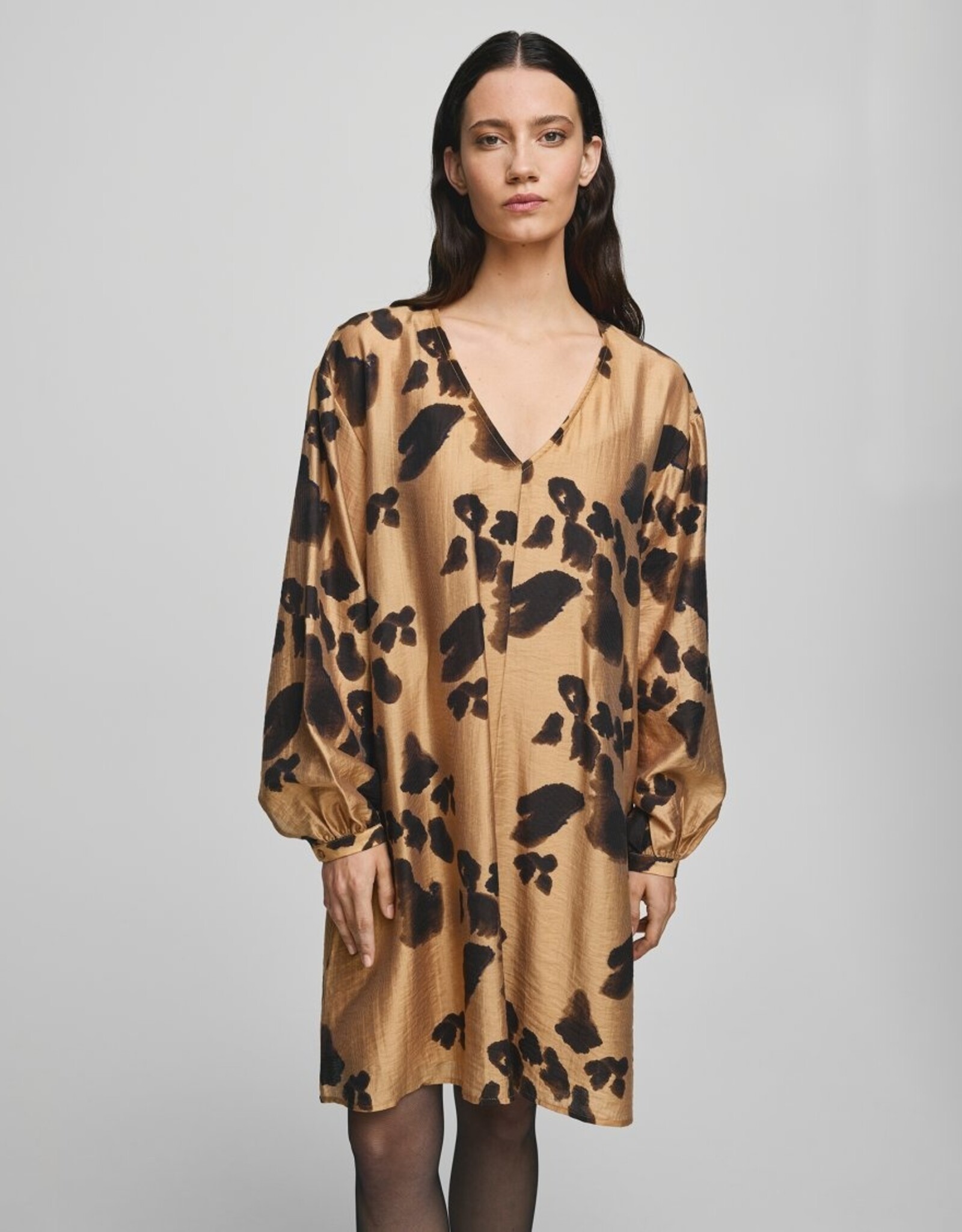 Moss Copenhagen Nilla Romina Short Dress Iced Coffee