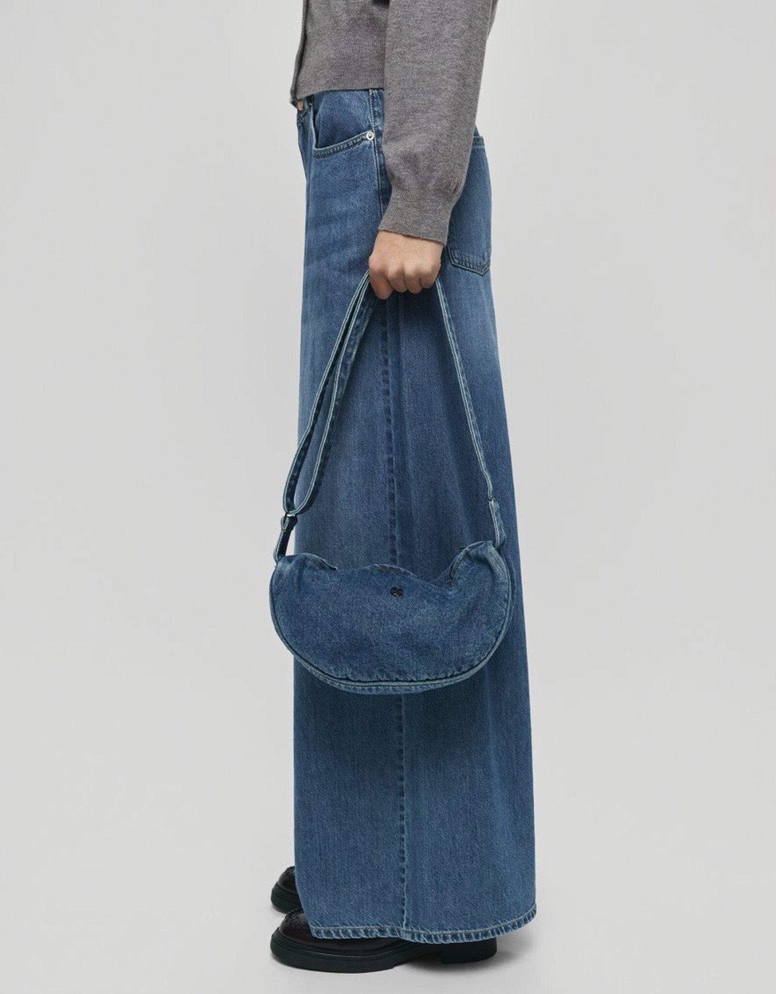 Moss Copenhagen Dylan Bumbag Mid Blue Wash