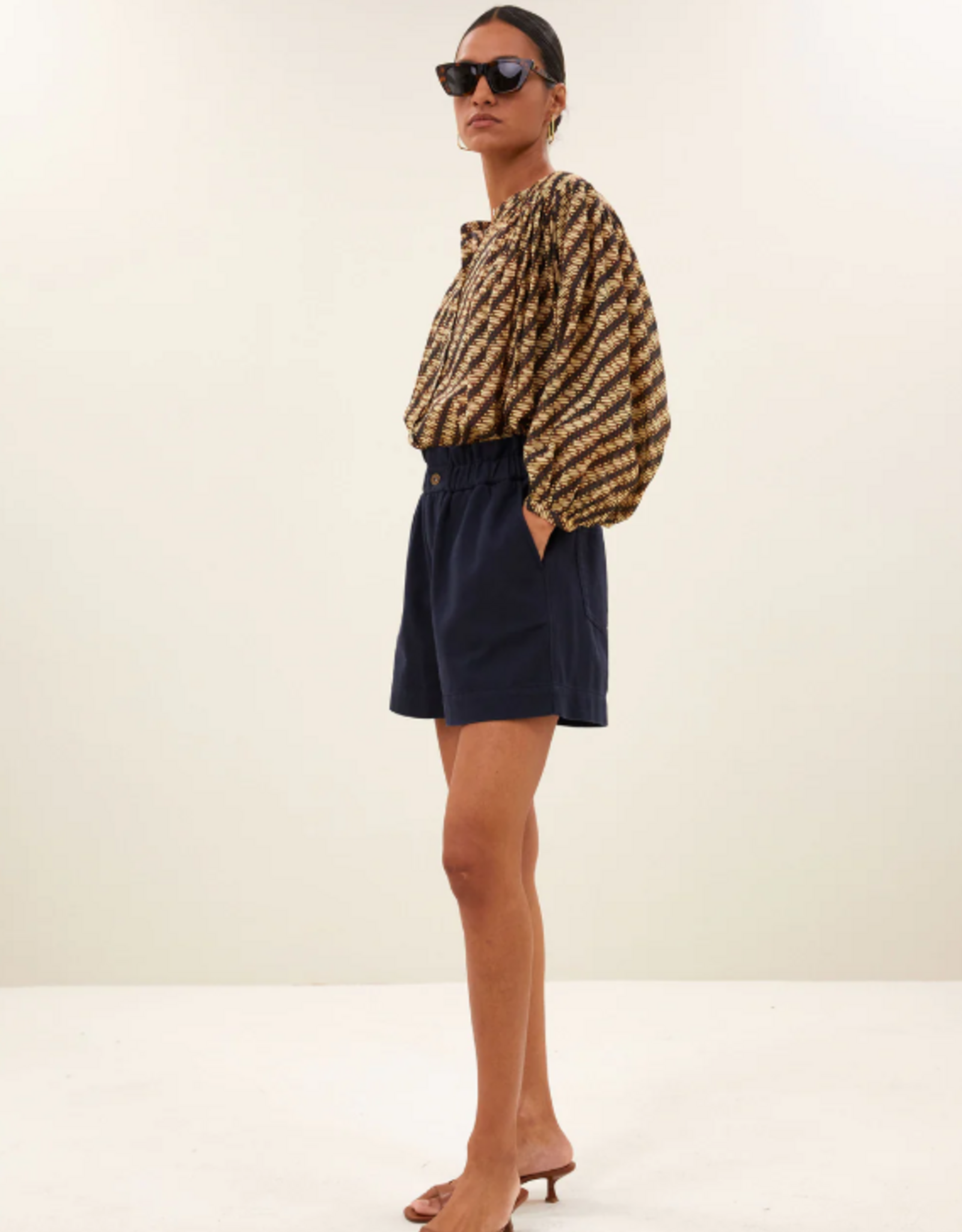 By Bar Leon Twill Short Captain Blue