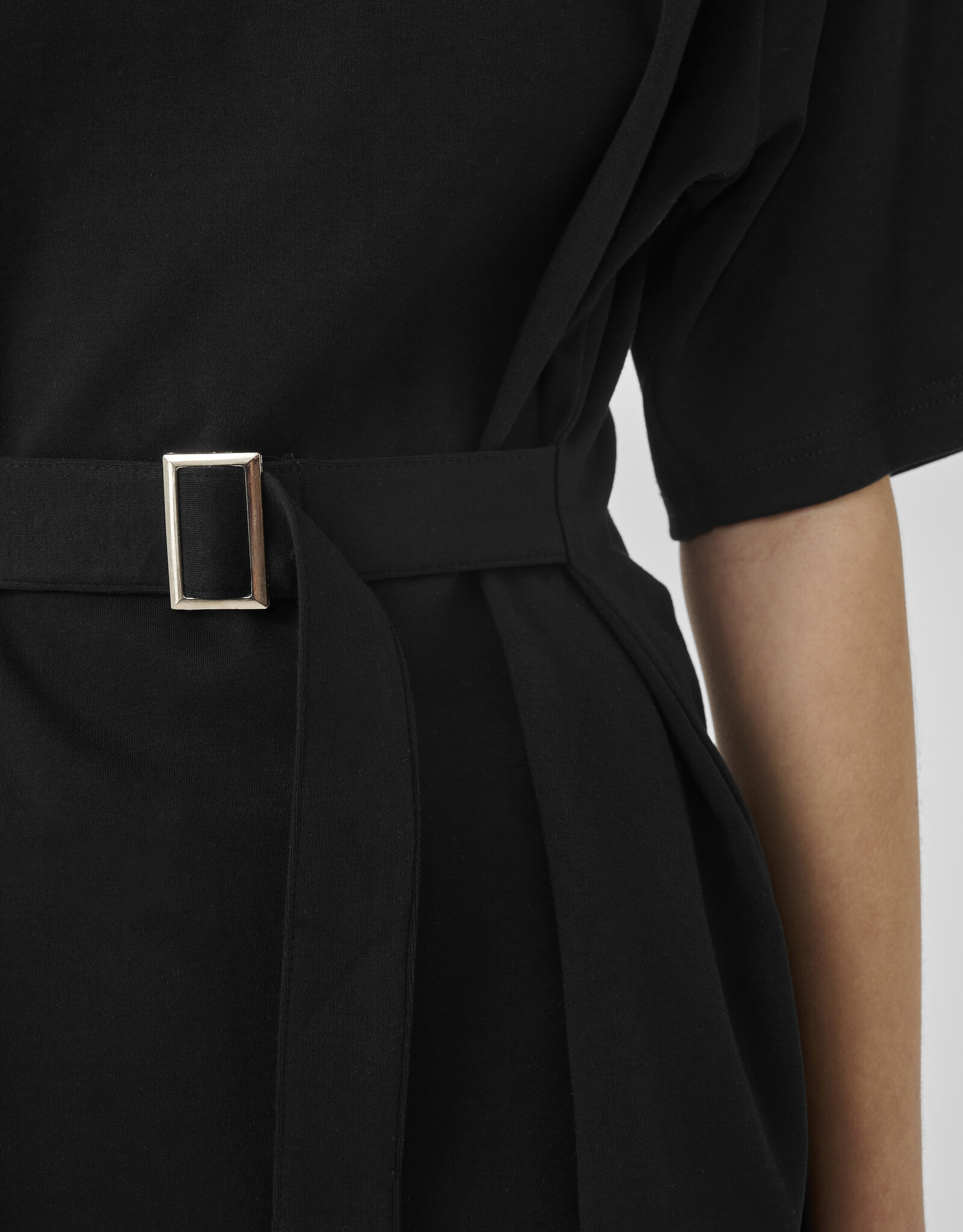 My Essential Wardrobe Apir Belt Tee Black