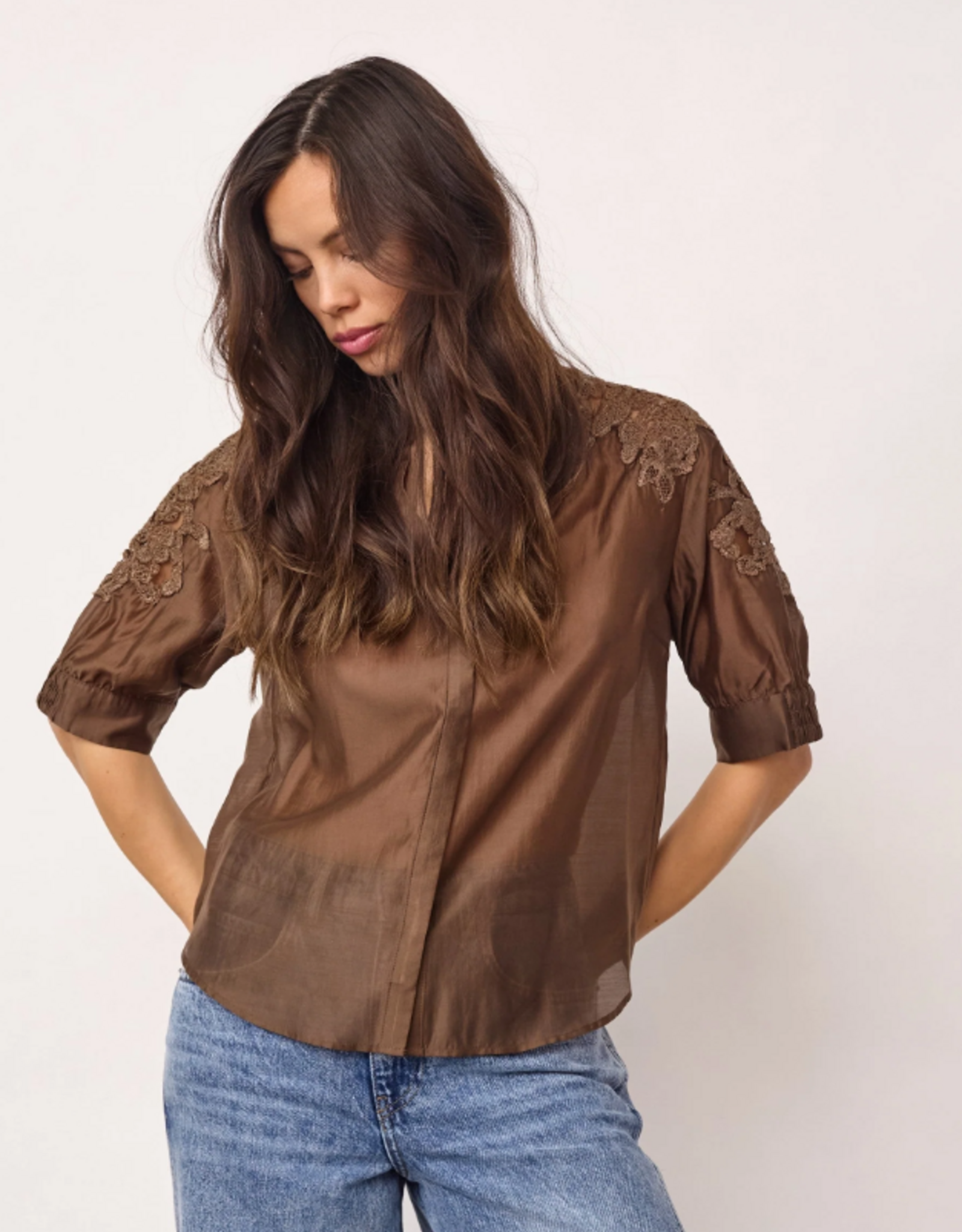 Co'Couture Kawa Embellished SS V-Shirt