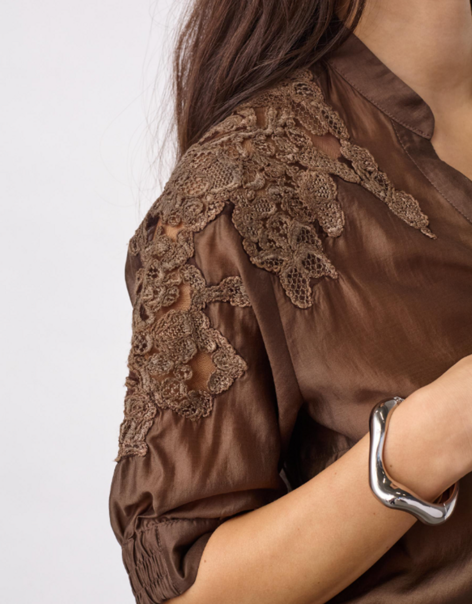 Co'Couture Kawa Embellished SS V-Shirt