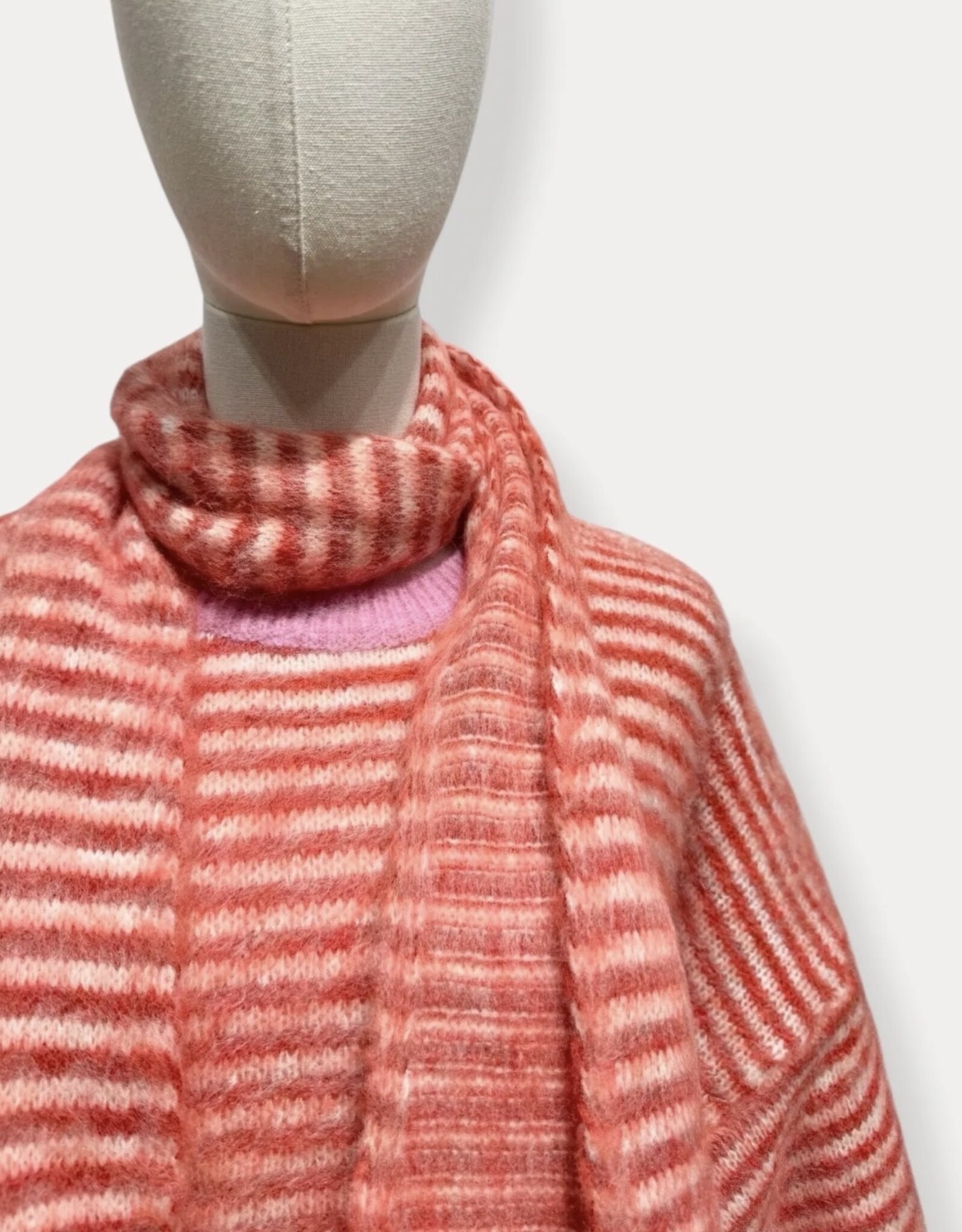 Pull oversized furry+ sjaal koraal