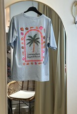 T-shirt Somewhere beyond the sea lichtblauw