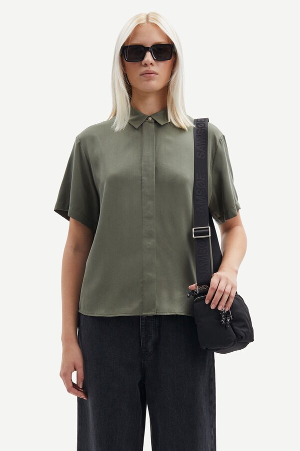 Samsøe Samsøe | Mina SS Shirt - 14028 | Dusty Olive