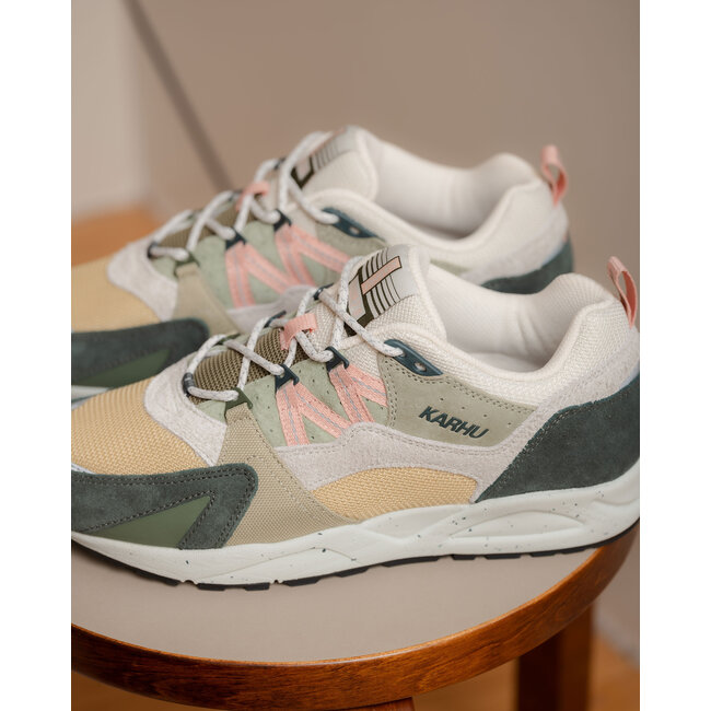Karhu Fusion 2.0 - Darkest Spruce / Cameo Rose