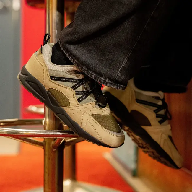 Karhu Fusion 2.0 - Pale Olive Green / Jet Black