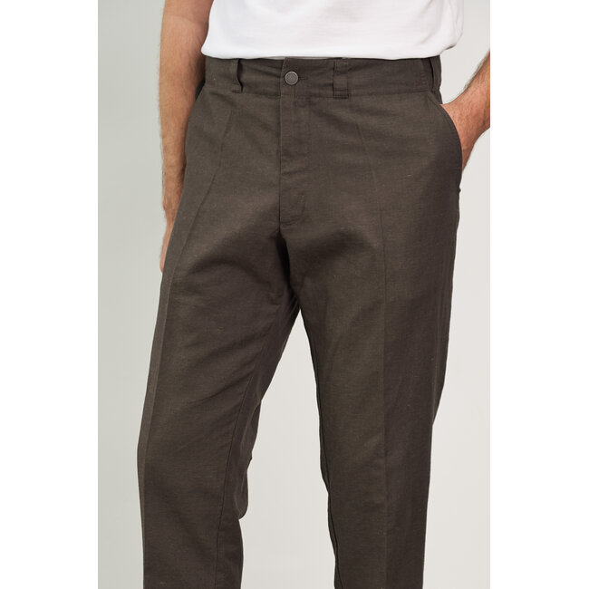 About Companions Jostha Trouser - Linen Coffee