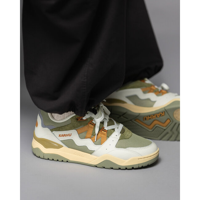 Karhu Fusion XT - Icicle / Oak Buff