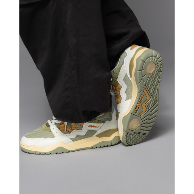 Karhu Fusion XT - Icicle / Oak Buff