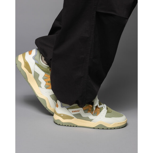 Karhu Fusion XT - Icicle / Oak Buff