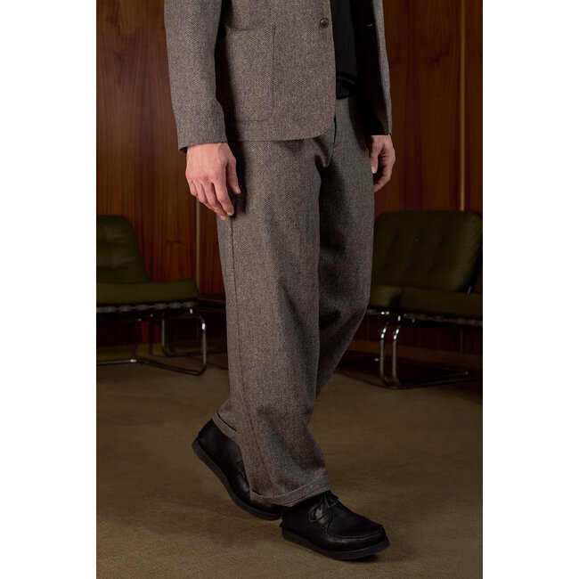 About Companions CARLO Trousers - Lambswool Herringbone Taupe