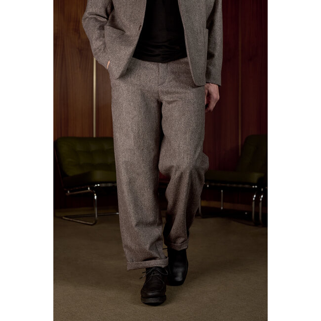 About Companions CARLO Trousers - Lambswool Herringbone Taupe