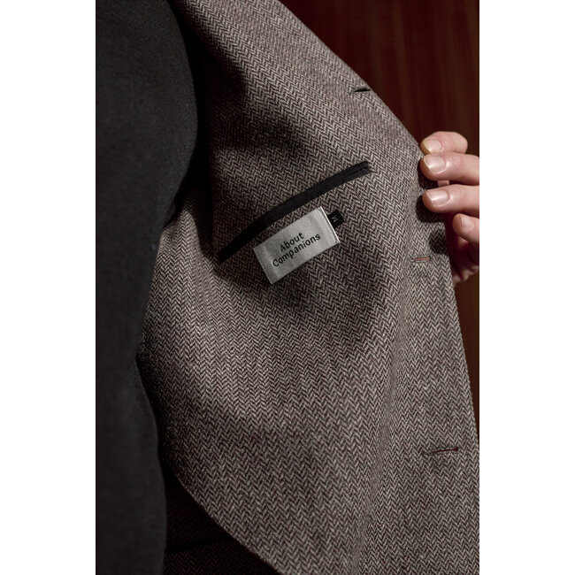 About Companions ELMAR Blazer - Lambswool Herringbone Taupe