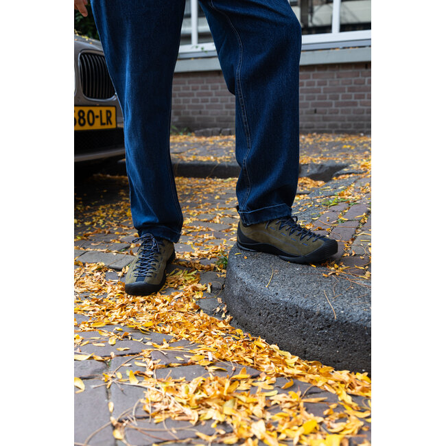 Shop the look Joost - Keen - Norse Projects - Frizmworks - Pack Bags- Universal Works