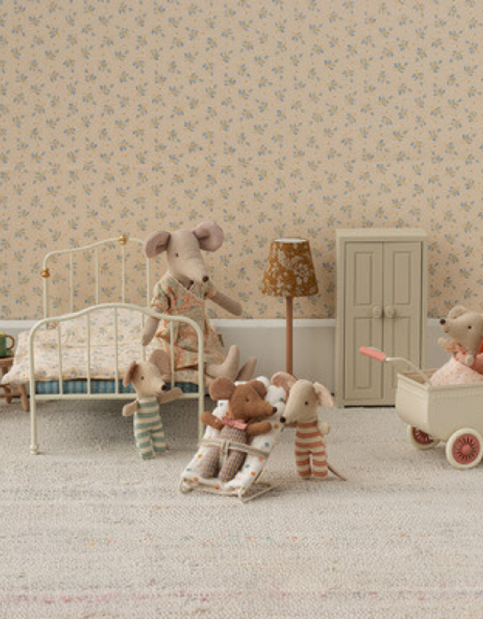 Maileg Kinderwagen Muis koraal
