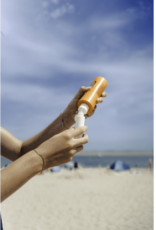 AMICI Navulbare zonnebrandkwast Coral Crush