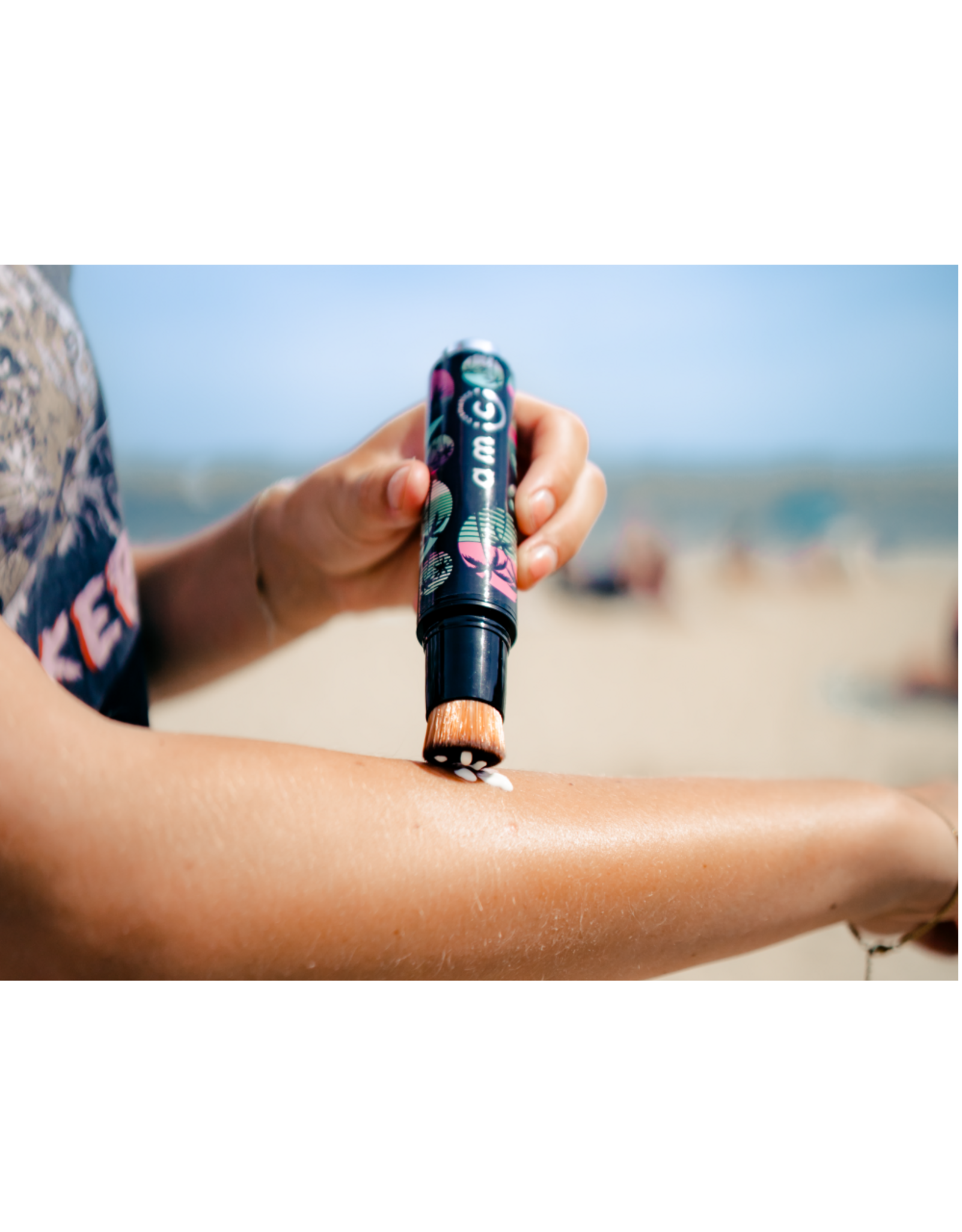 AMICI Navulbare zonnebrandkwast Coral Crush