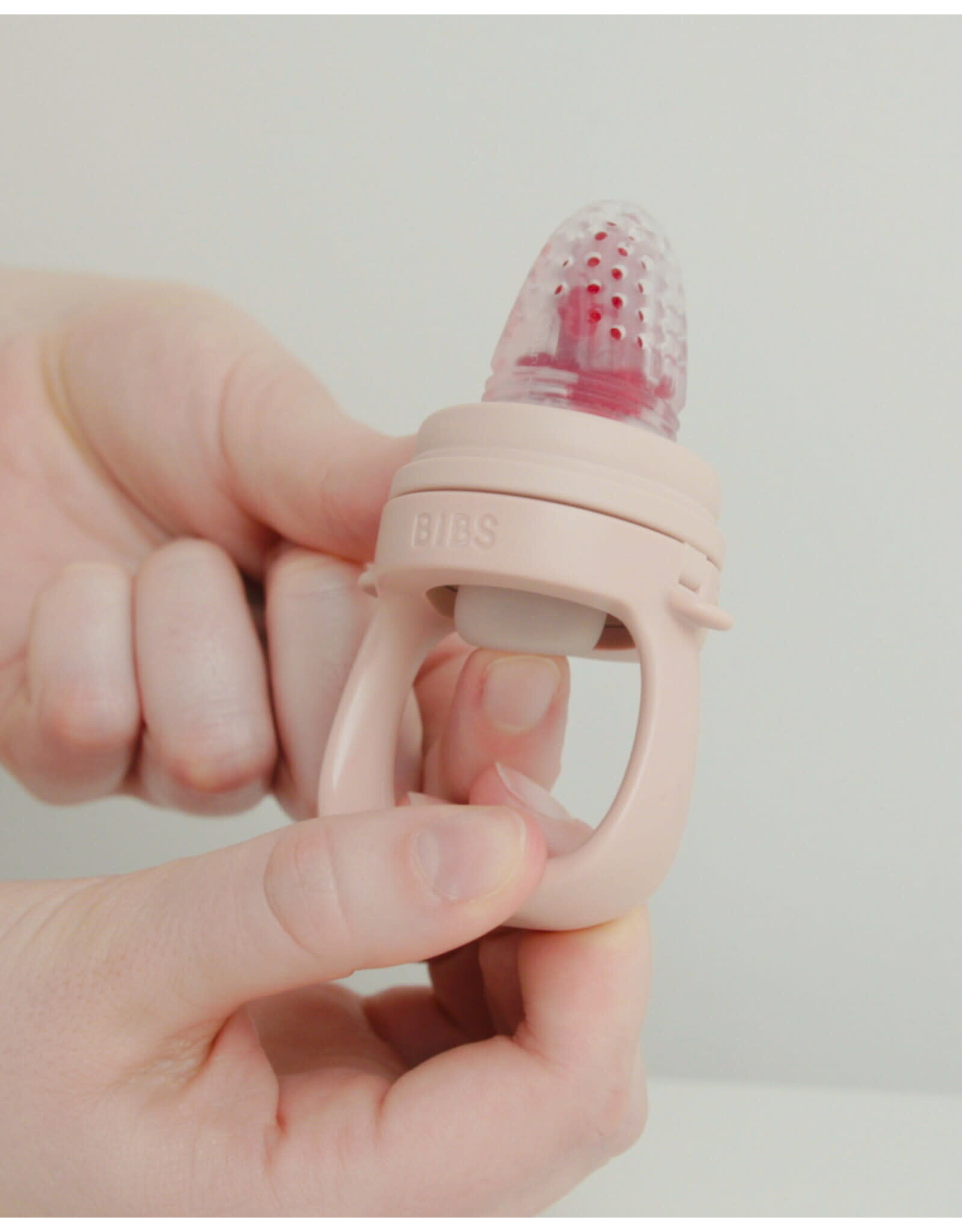 BIBS Baby Feeder Blush