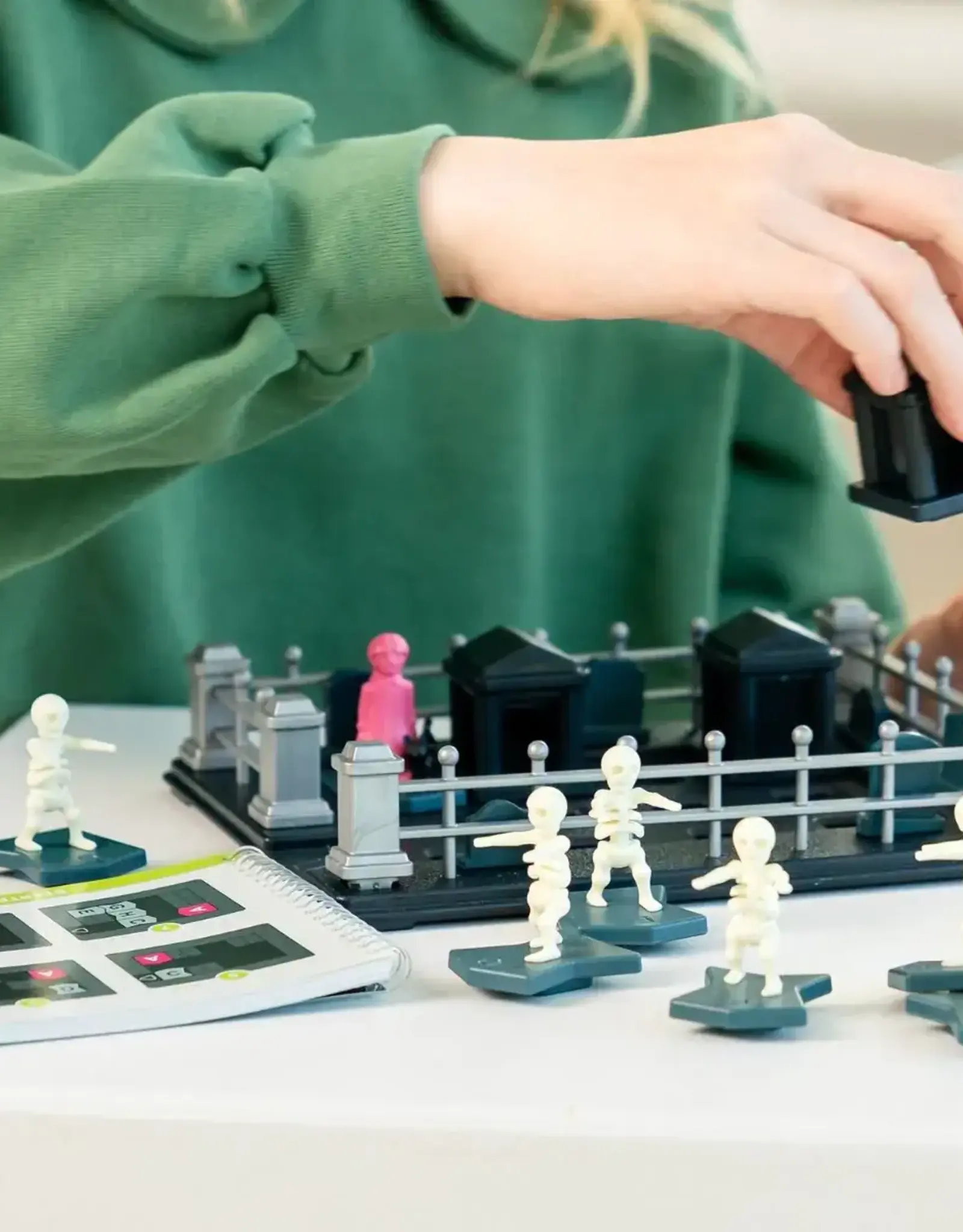 SmartGames Graveyard Shift