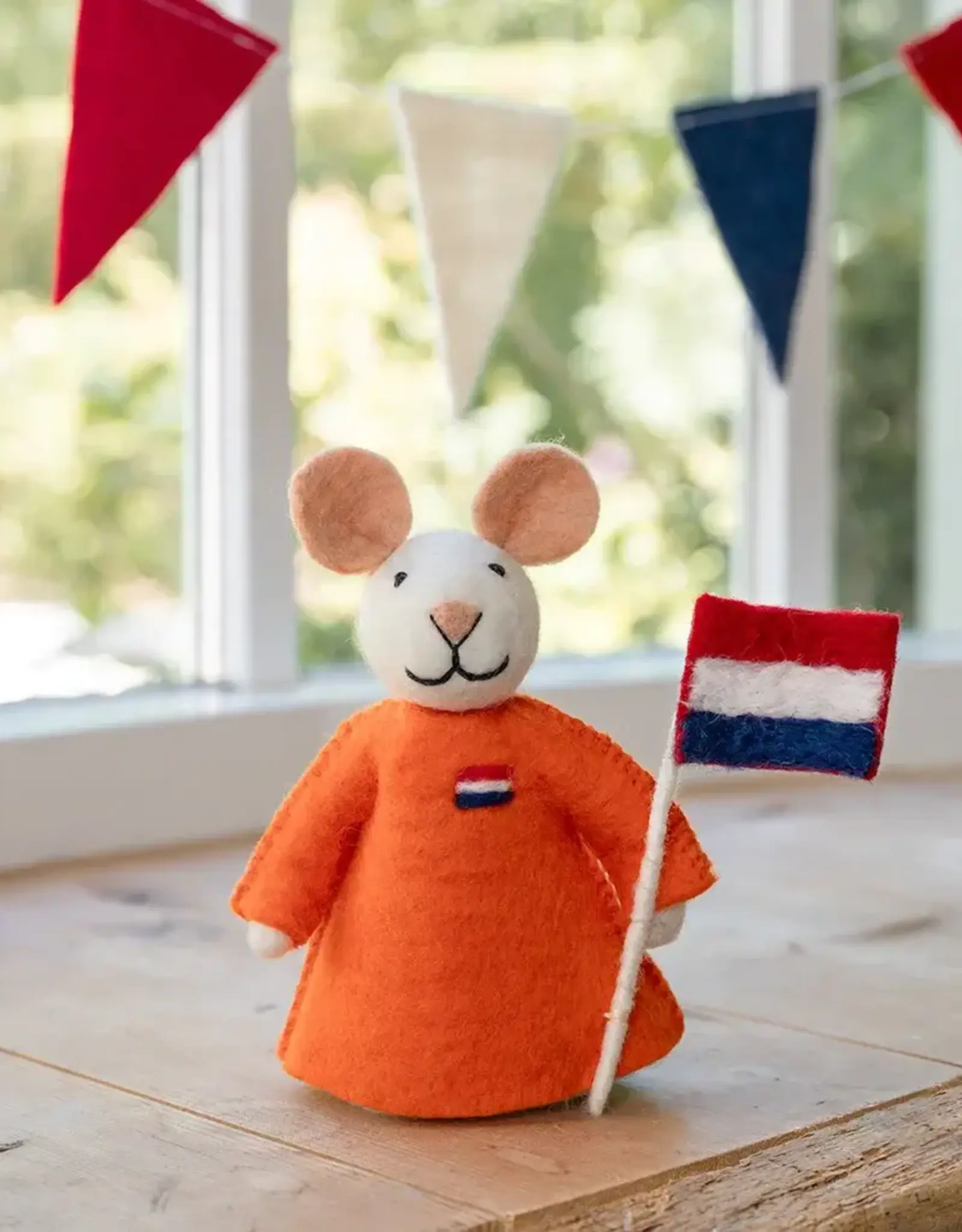Sjaal met Verhaal Muis met Nedelandse vlag